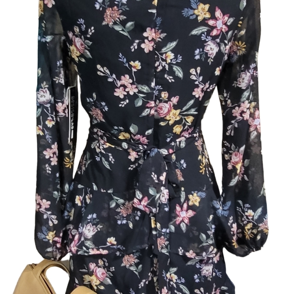 LORD AND TAYLOR DRESS - Picture 4 of 7